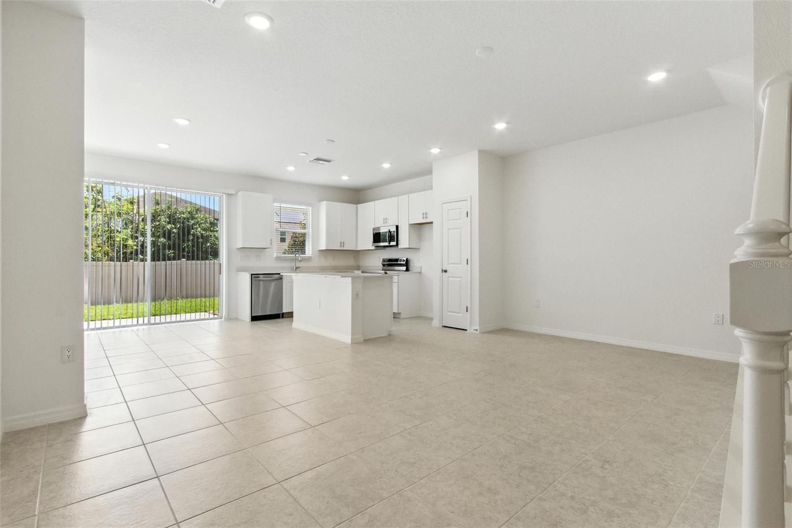 Image 3 of 37 For 1267 Stockwell Avenue