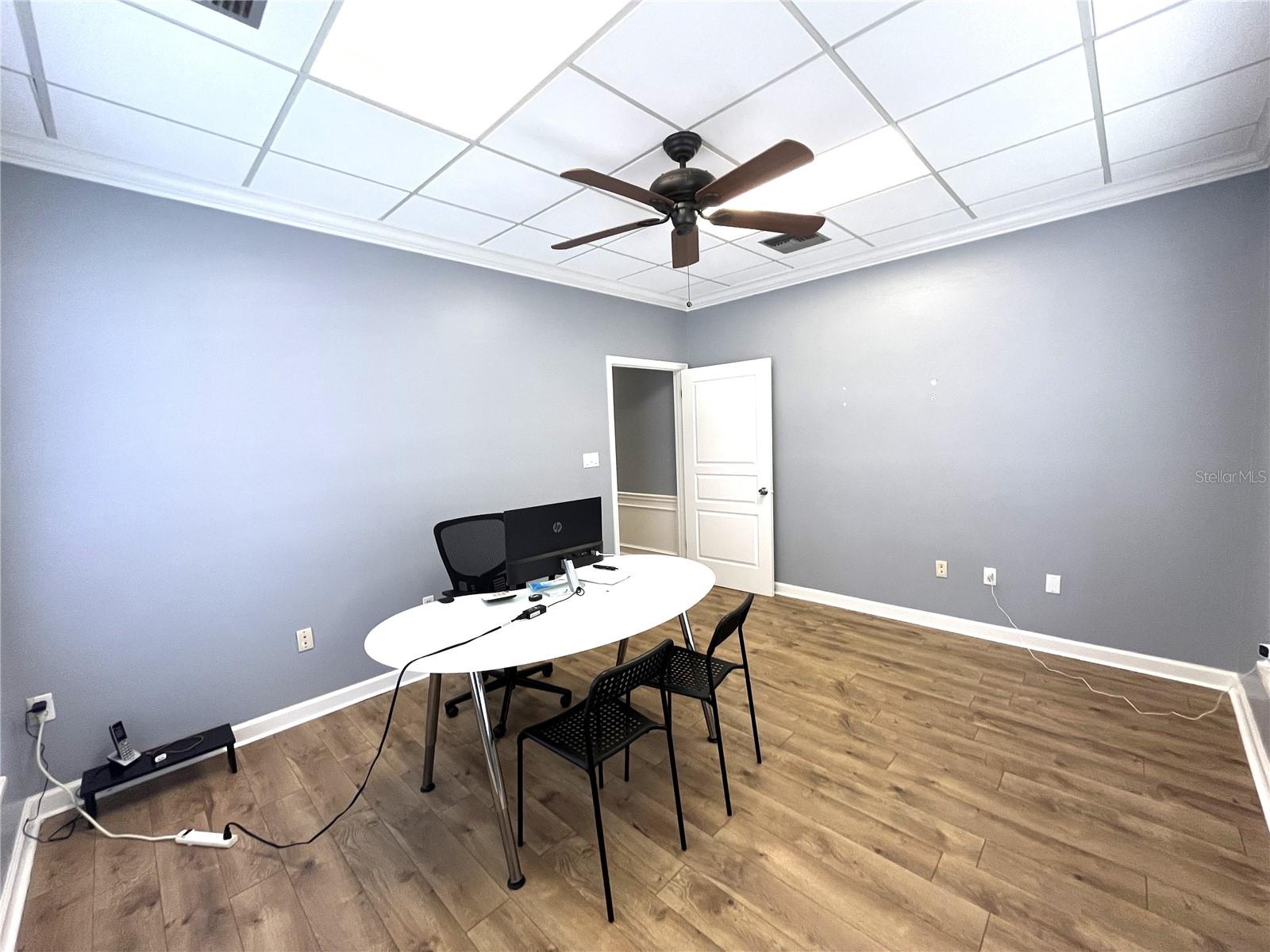 Image 6 of 13 For 425 Colonial Drive 101