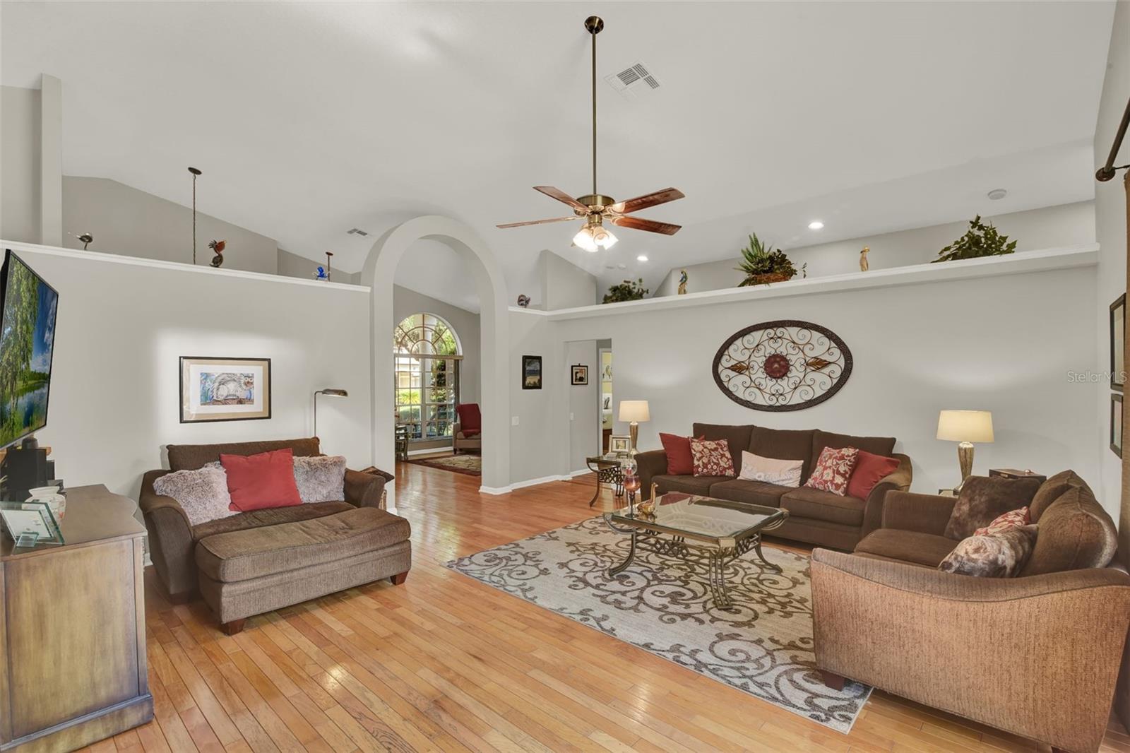 Image 7 of 34 For 813 Winder Oaks Drive