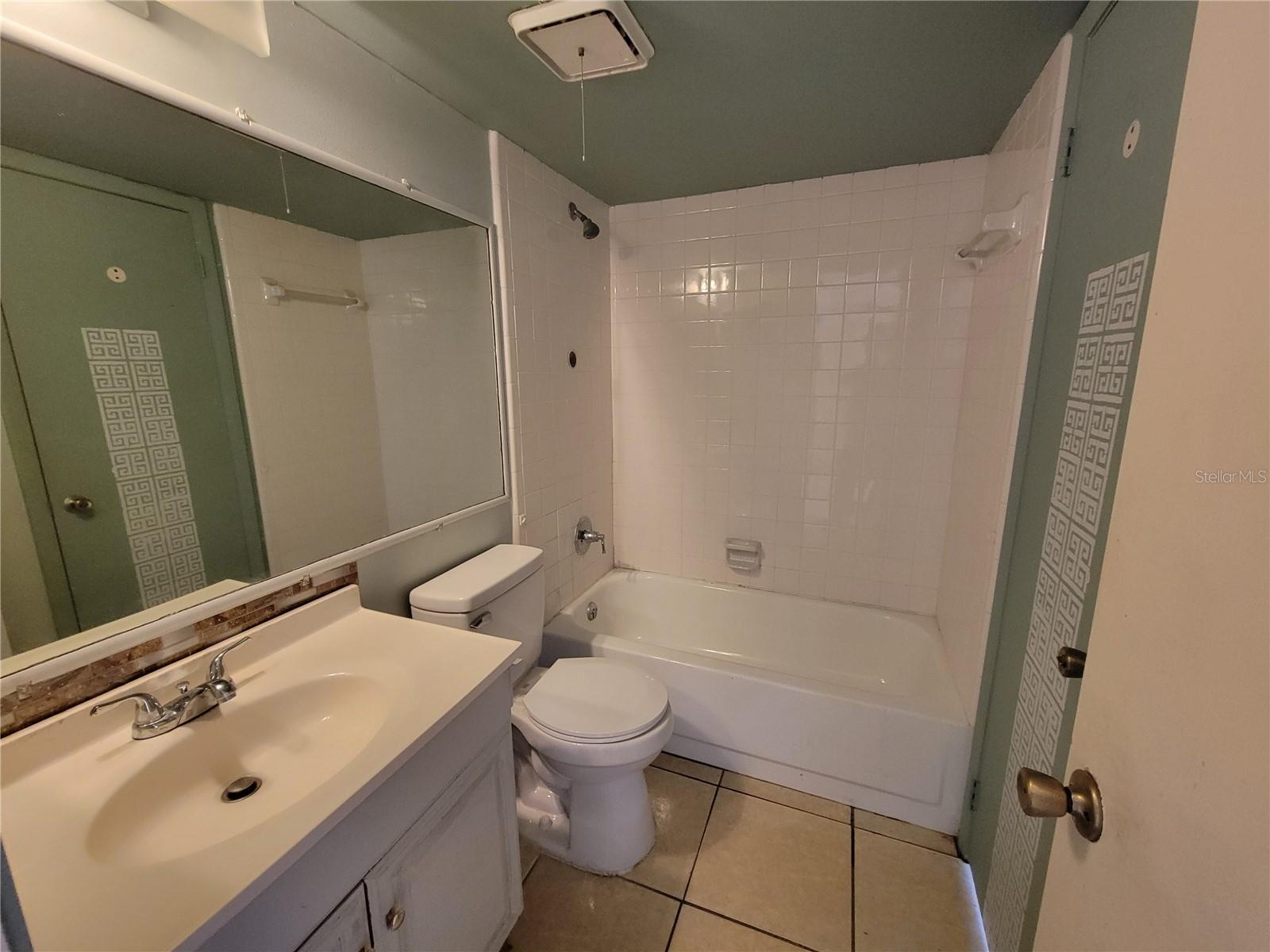Image 15 of 17 For 6102 Curry Ford Road 103