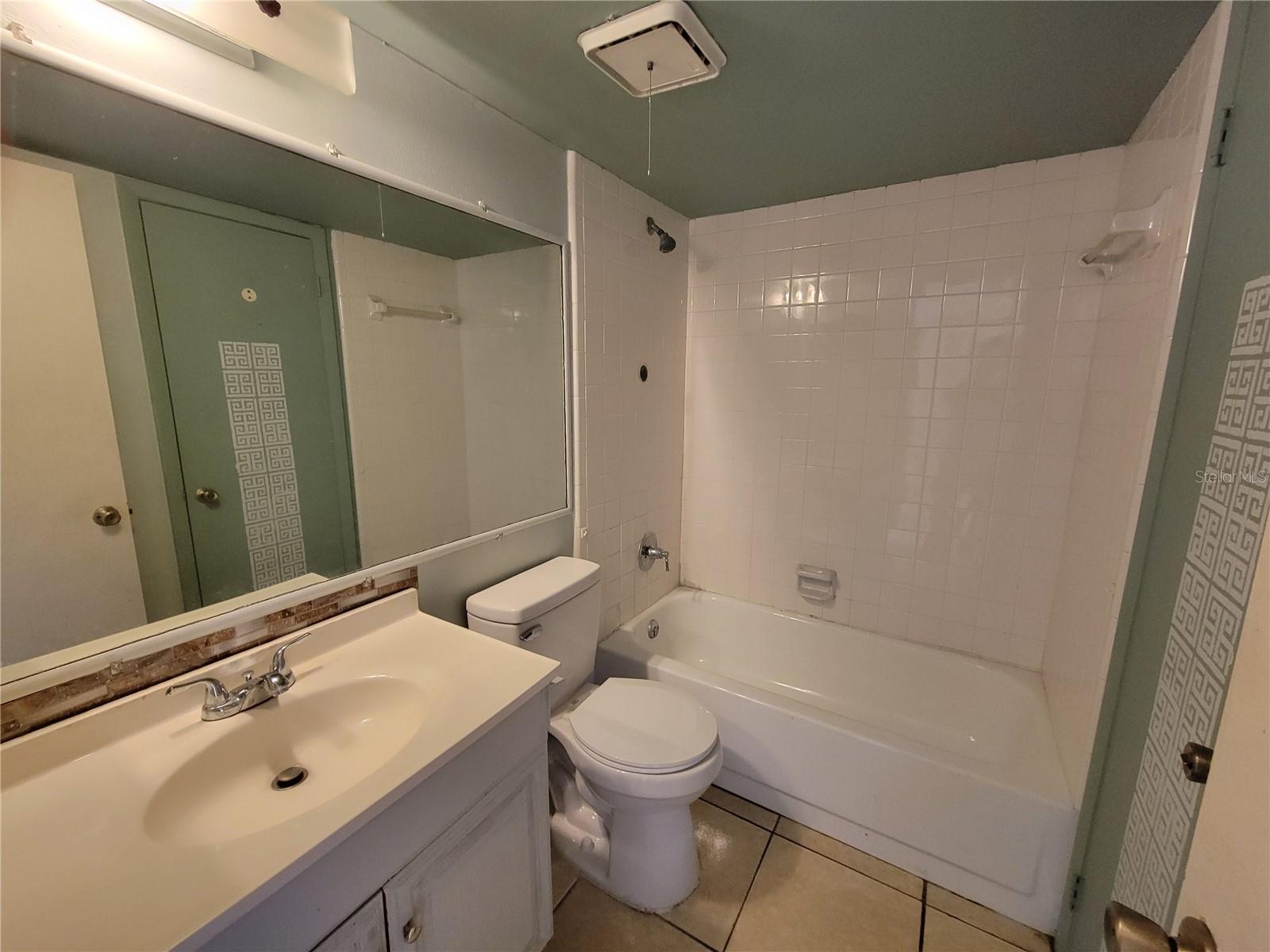 Image 16 of 17 For 6102 Curry Ford Road 103
