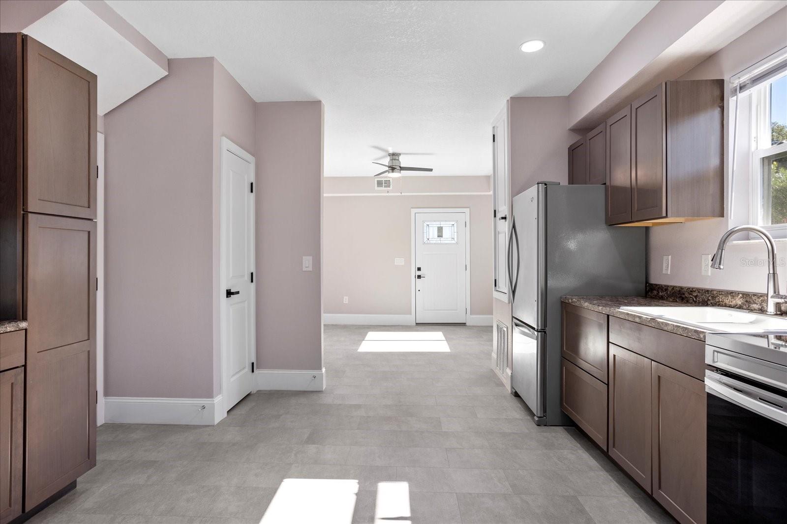 Image 9 of 20 For 706 New York Avenue