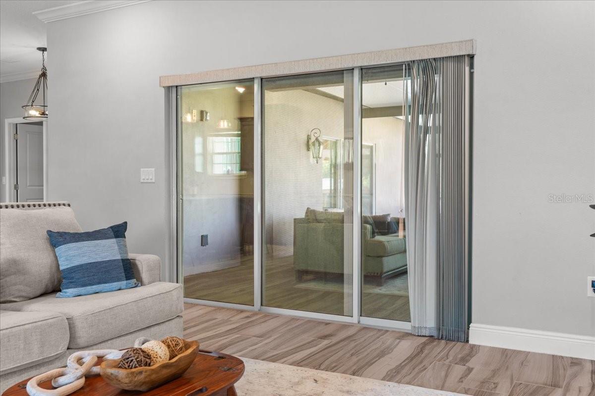 Image 13 of 51 For 18704 Northcliff Street