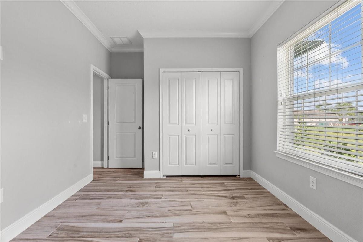 Image 29 of 51 For 18704 Northcliff Street