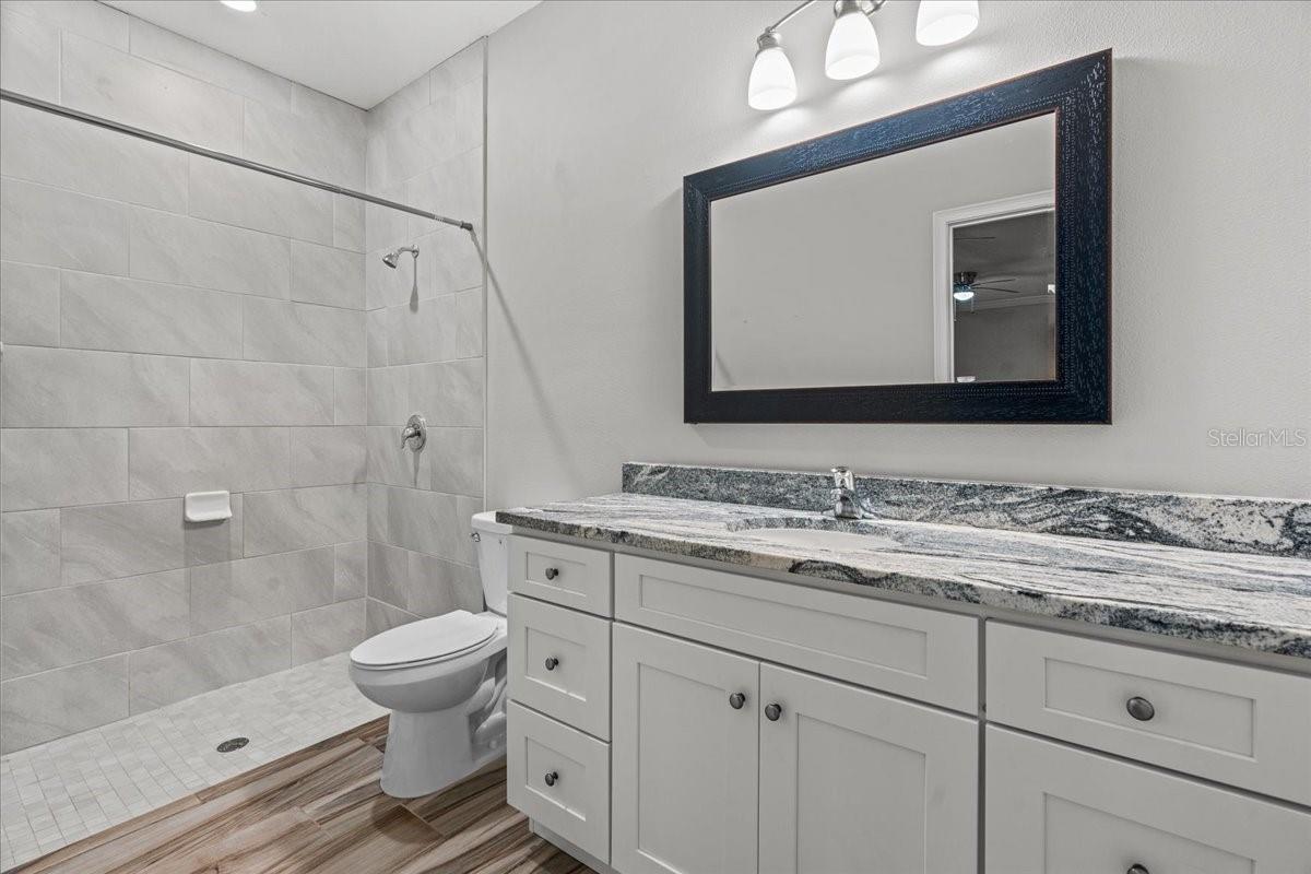 Image 34 of 51 For 18704 Northcliff Street