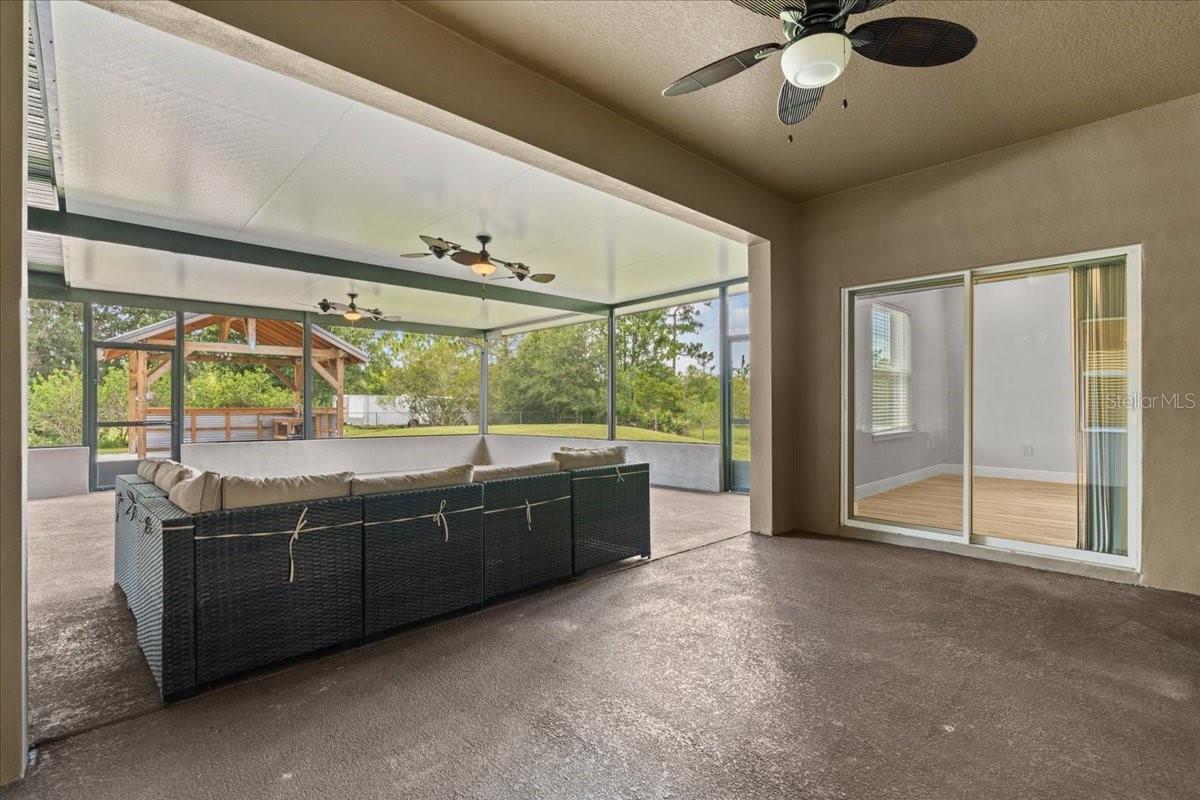 Image 35 of 51 For 18704 Northcliff Street