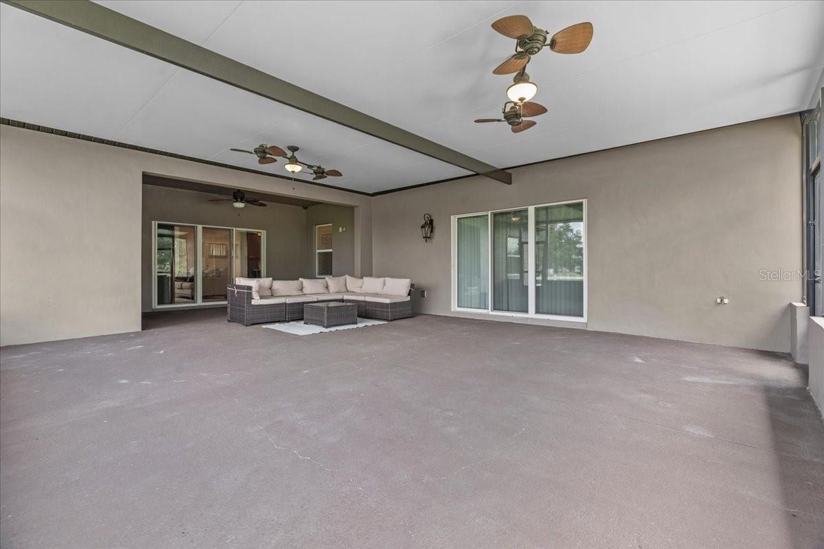 Image 36 of 51 For 18704 Northcliff Street