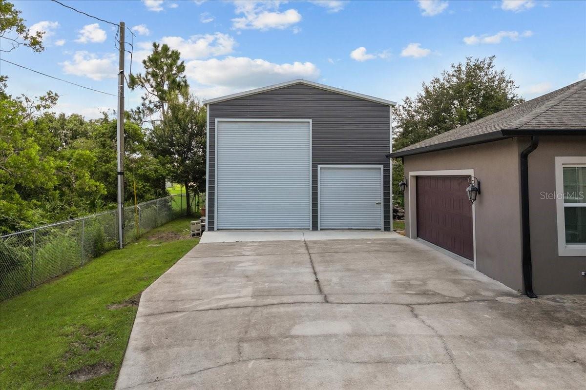 Image 39 of 51 For 18704 Northcliff Street