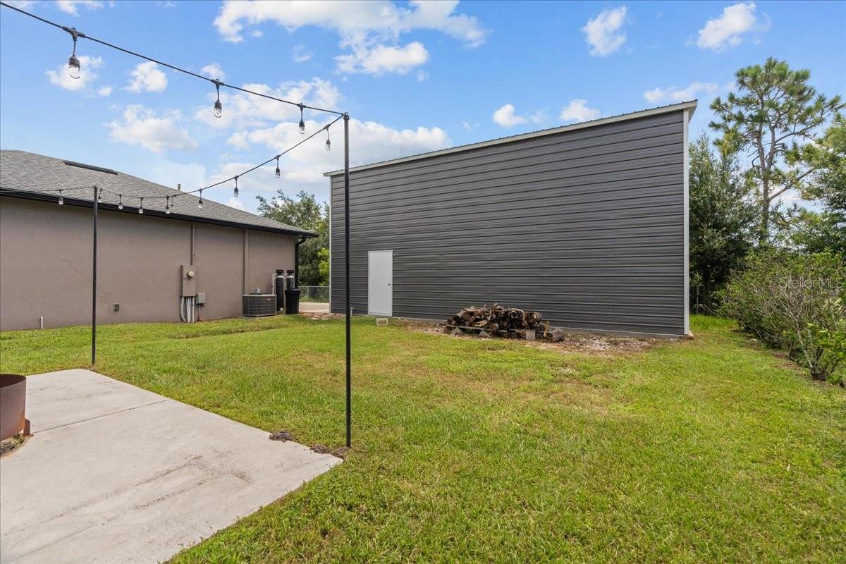 Image 41 of 51 For 18704 Northcliff Street