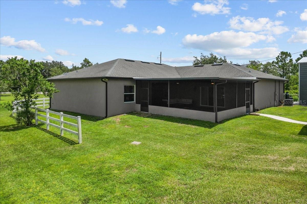 Image 50 of 51 For 18704 Northcliff Street