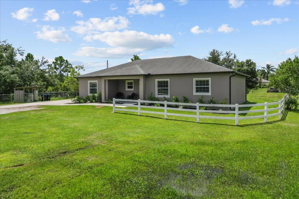 Image 6 of 51 For 18704 Northcliff Street