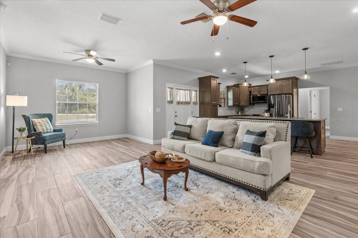 Image 8 of 51 For 18704 Northcliff Street