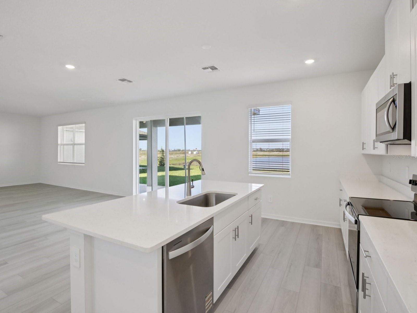 Image 10 of 44 For 13221 Shellmore Avenue