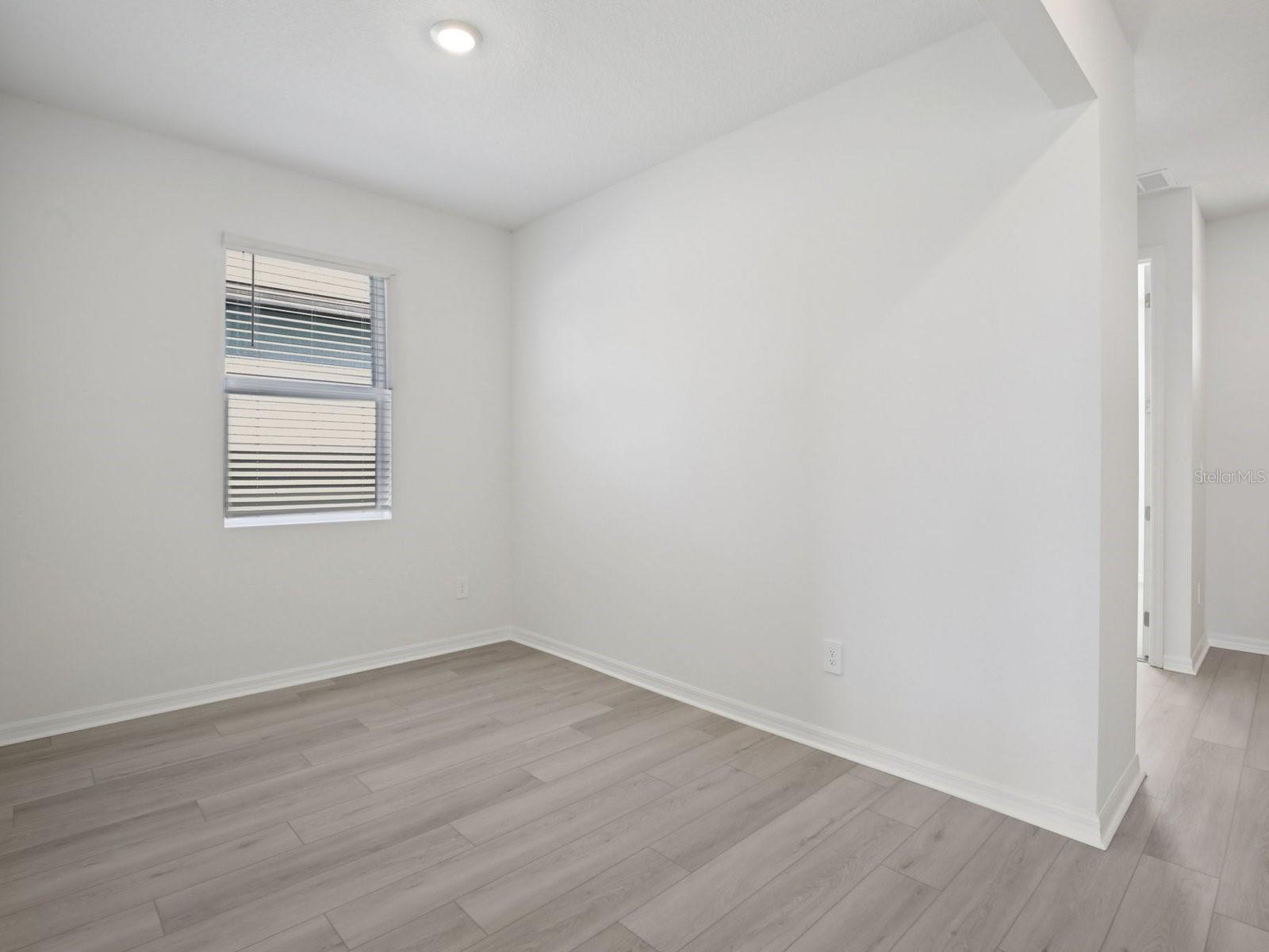 Image 15 of 44 For 13221 Shellmore Avenue