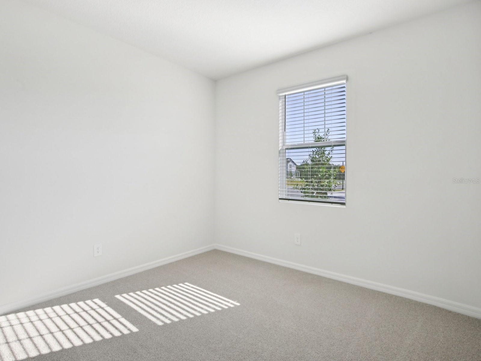 Image 16 of 44 For 13221 Shellmore Avenue