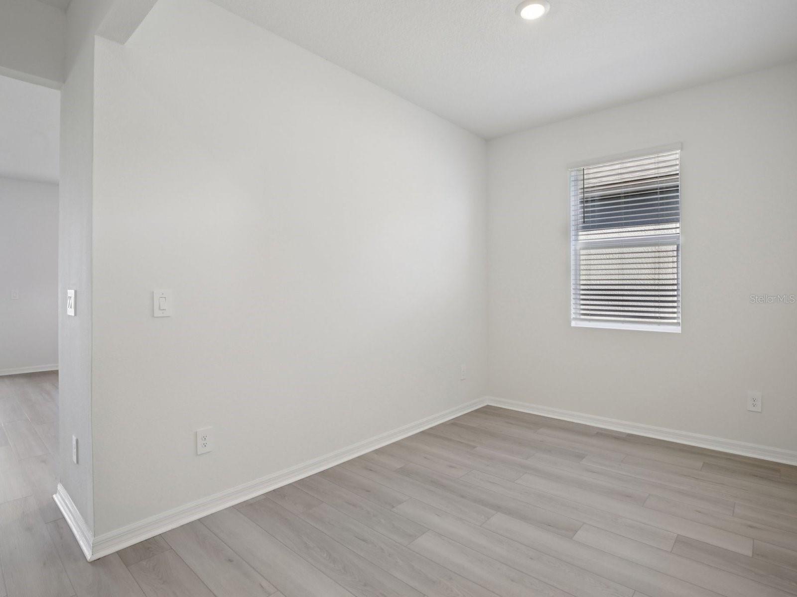 Image 19 of 44 For 13221 Shellmore Avenue