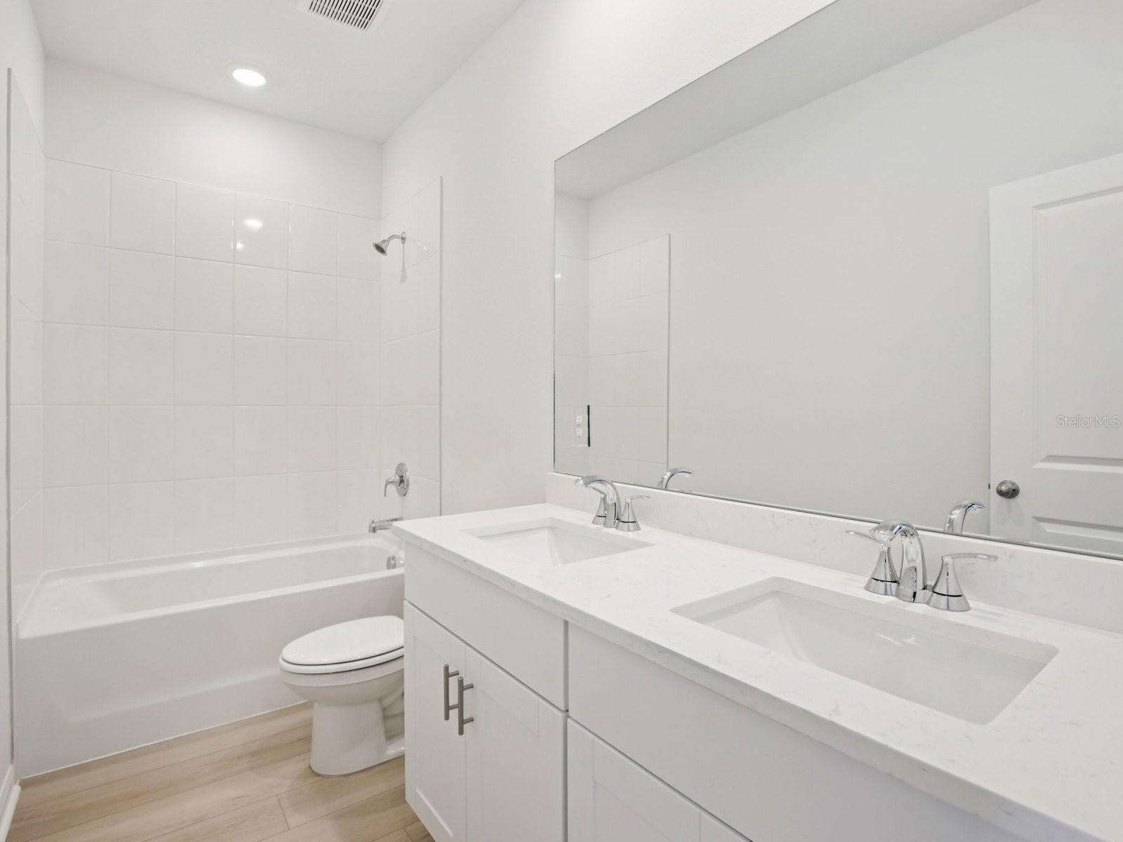 Image 25 of 44 For 13221 Shellmore Avenue