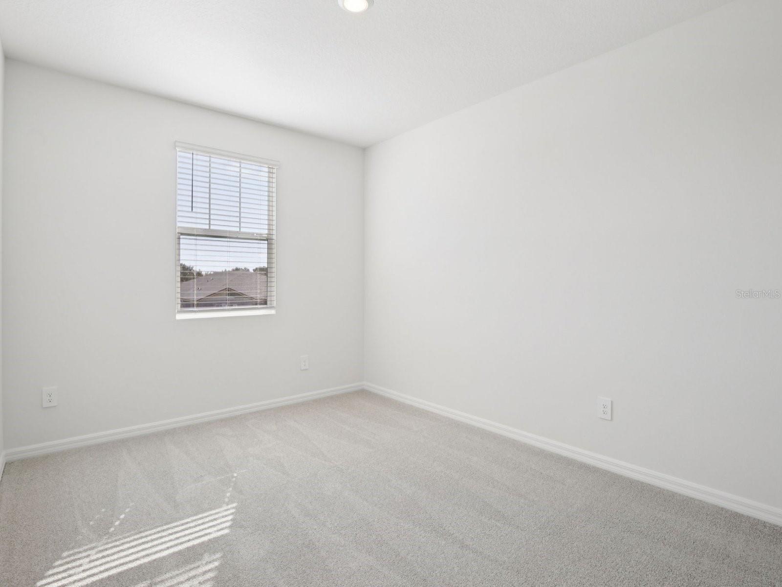 Image 26 of 44 For 13221 Shellmore Avenue