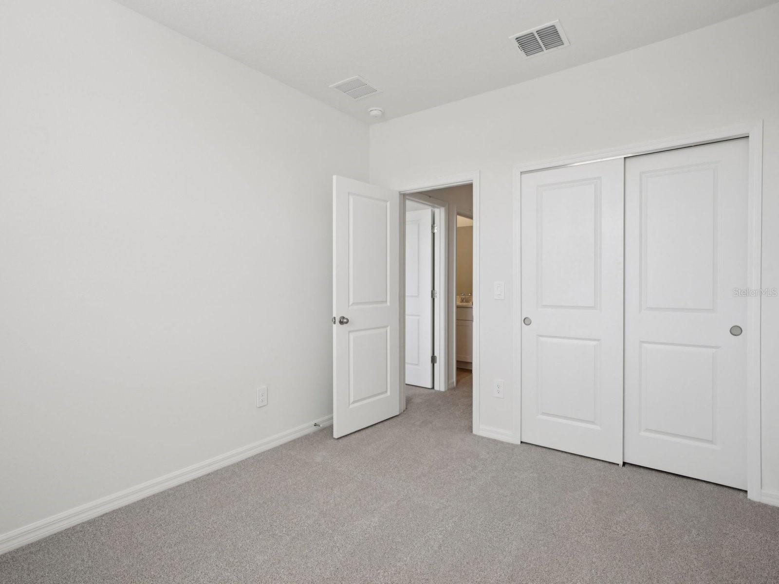 Image 29 of 44 For 13221 Shellmore Avenue