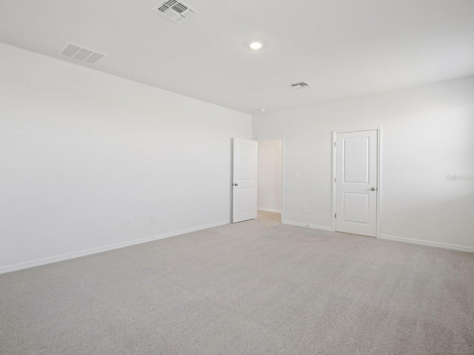 Image 32 of 44 For 13221 Shellmore Avenue