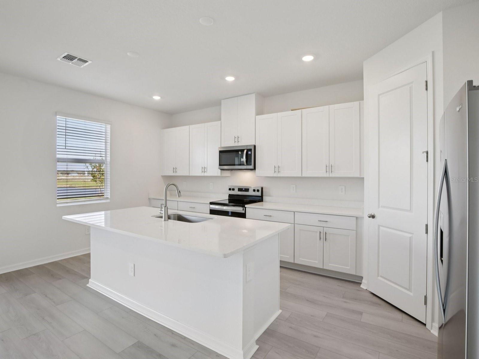 Image 9 of 44 For 13221 Shellmore Avenue