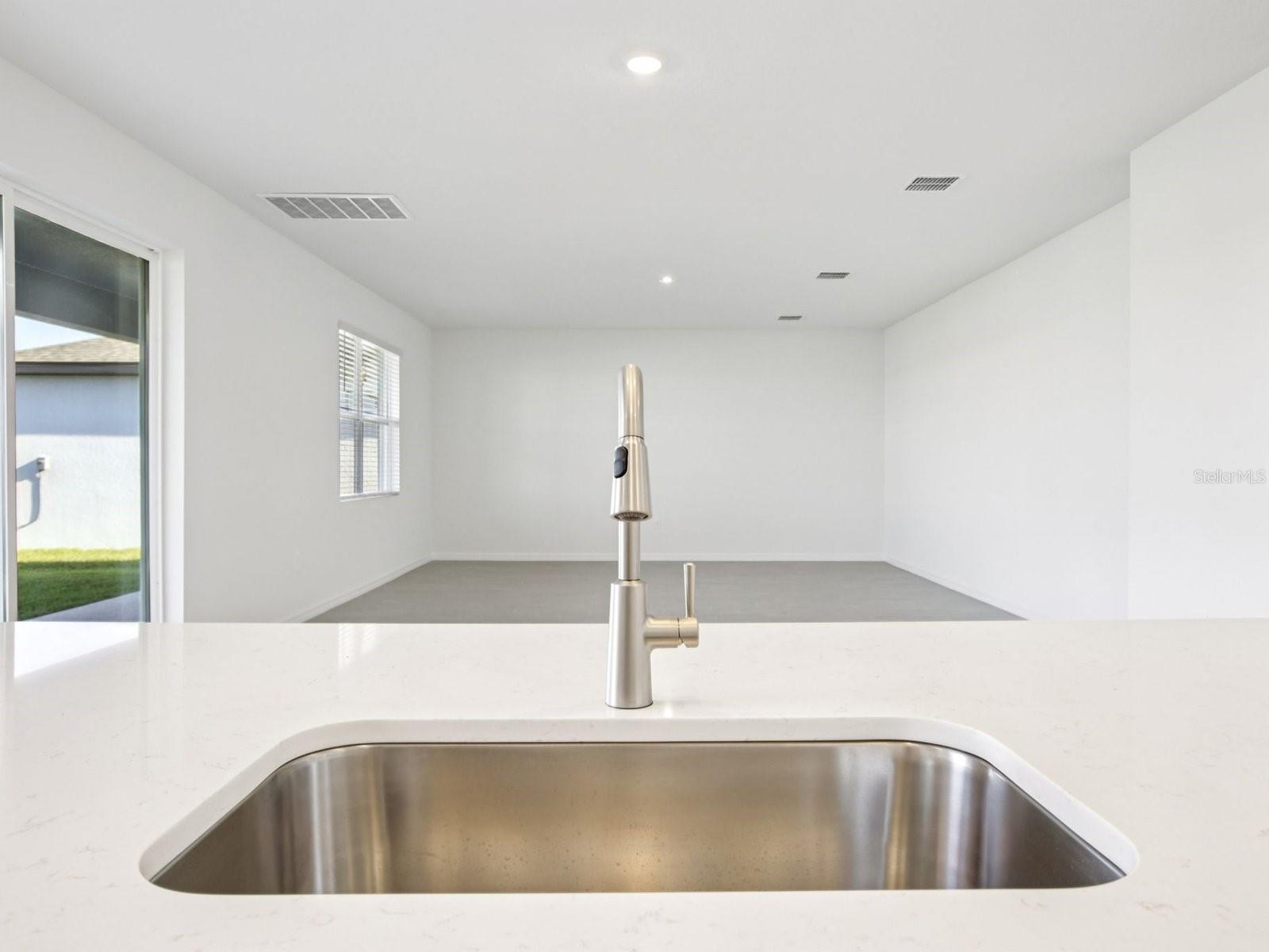 Image 14 of 46 For 13311 Shellmore Avenue