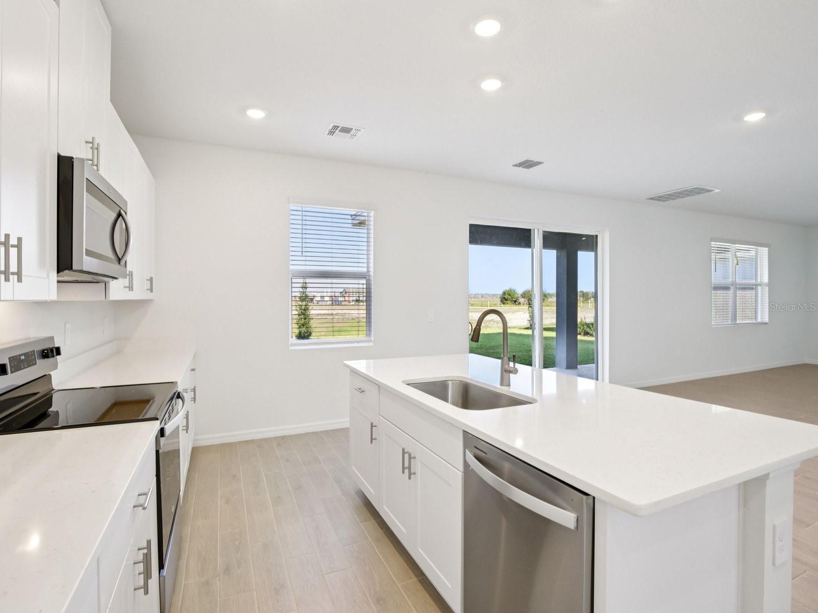 Image 15 of 46 For 13311 Shellmore Avenue