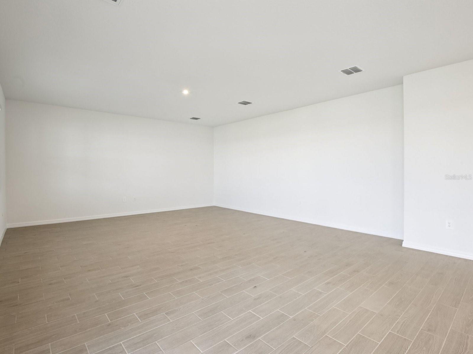 Image 7 of 46 For 13311 Shellmore Avenue