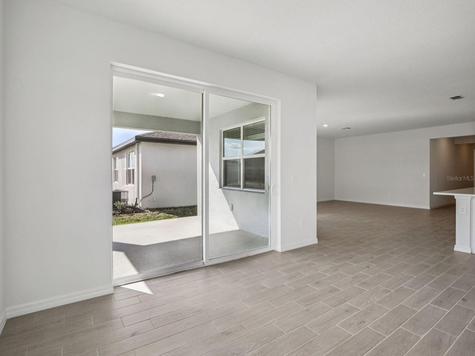 Image 10 of 33 For 13310 Shellmore Avenue