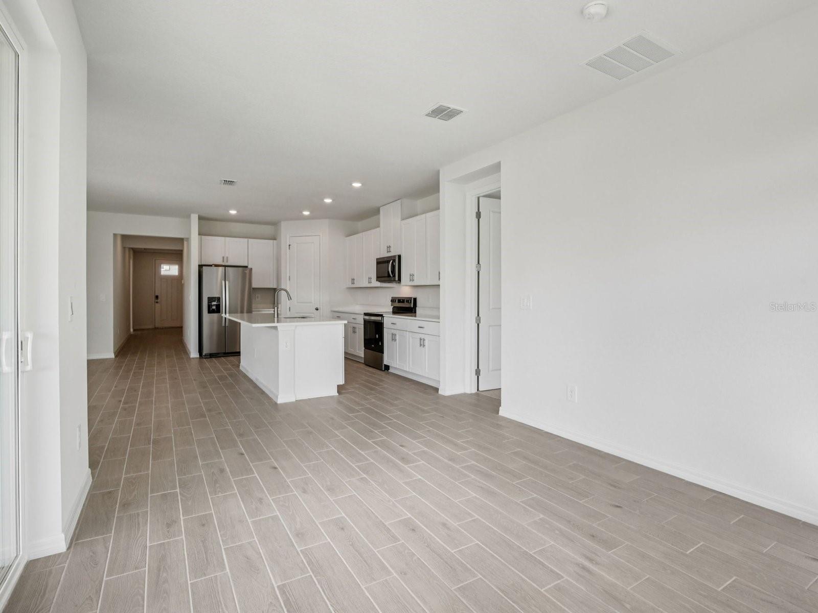 Image 13 of 33 For 13310 Shellmore Avenue