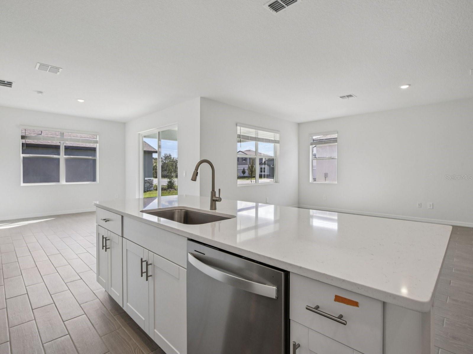 Image 17 of 33 For 13310 Shellmore Avenue