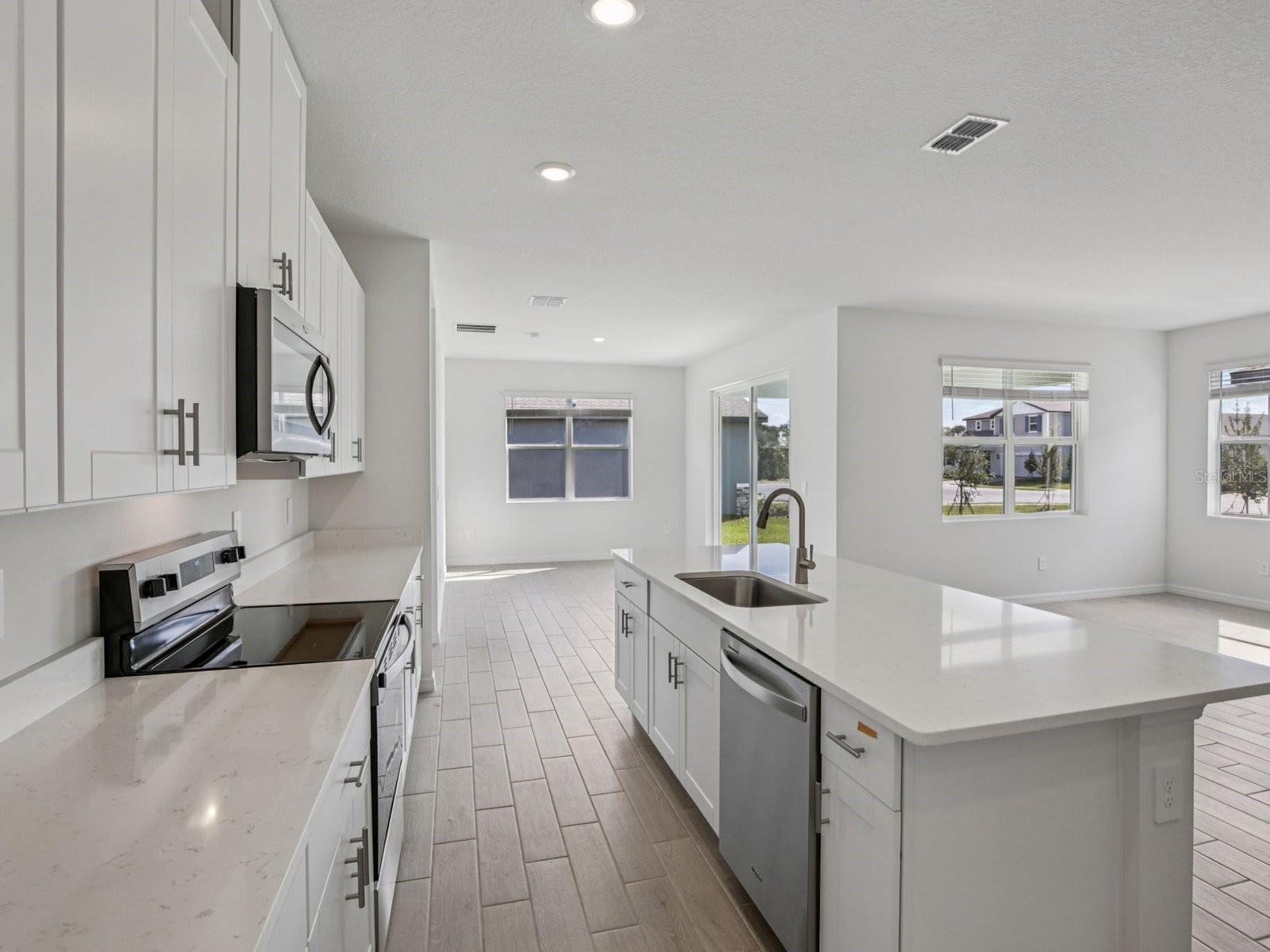 Image 18 of 33 For 13310 Shellmore Avenue