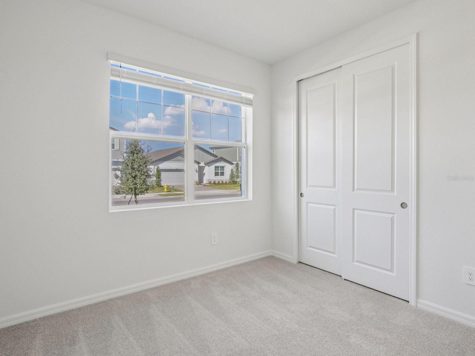 Image 23 of 33 For 13310 Shellmore Avenue