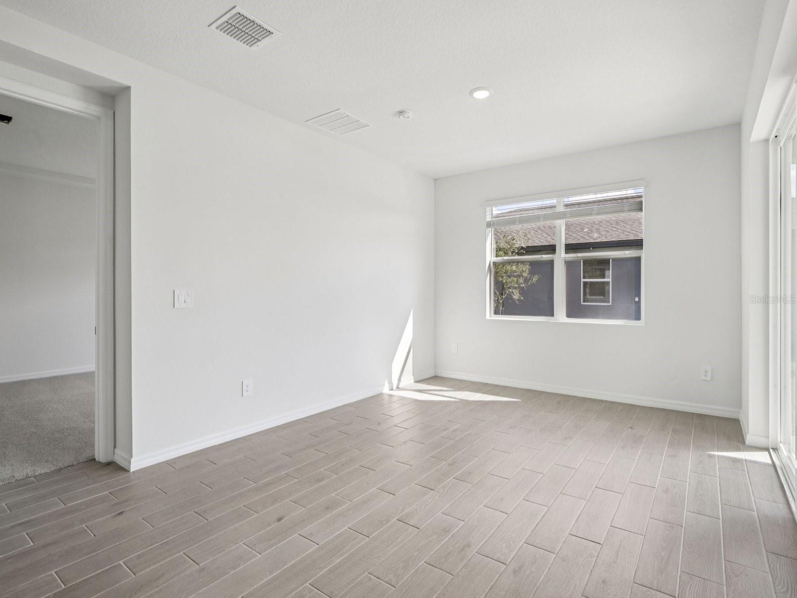 Image 8 of 33 For 13310 Shellmore Avenue