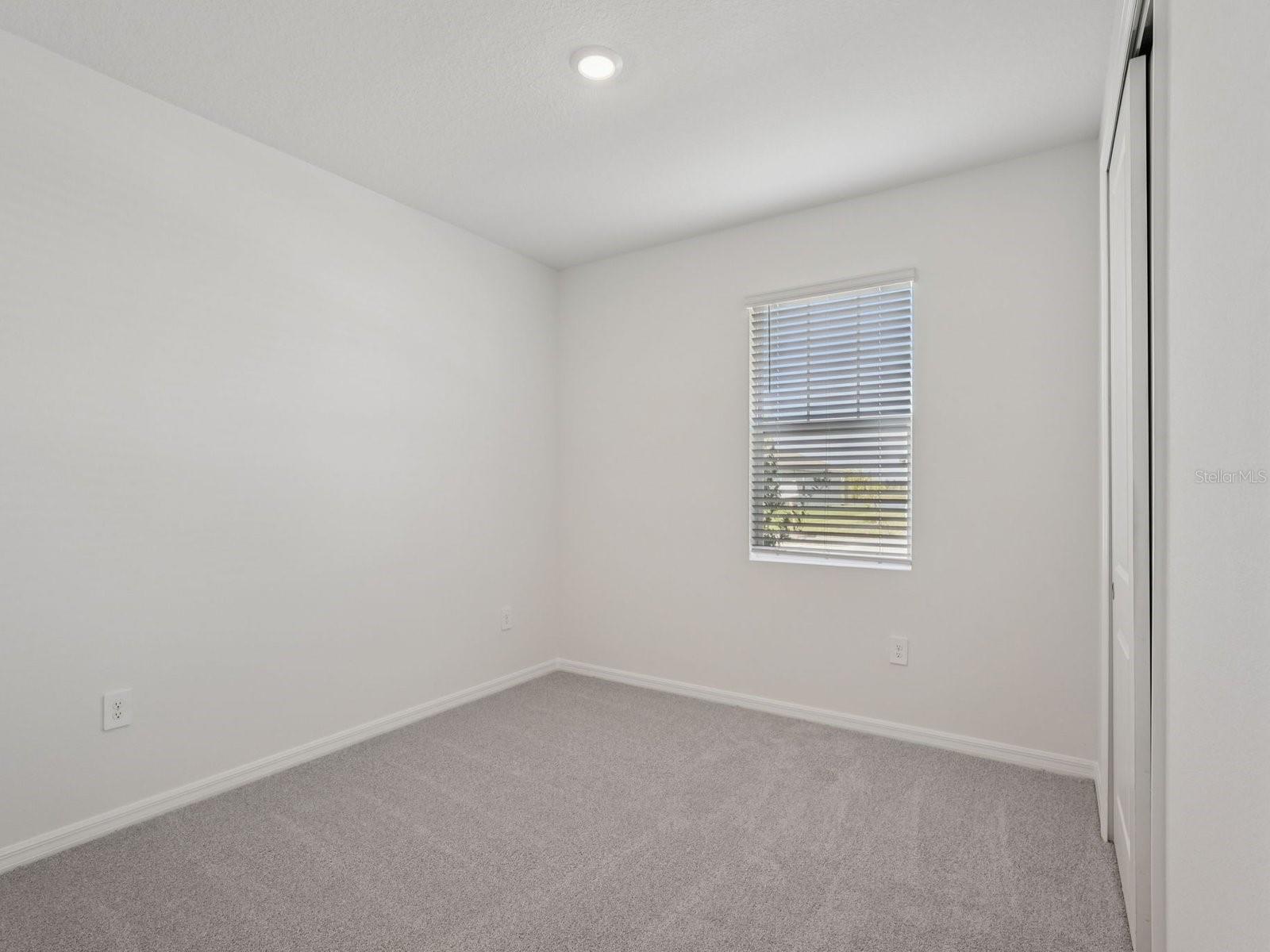 Image 13 of 34 For 13306 Shellmore Avenue