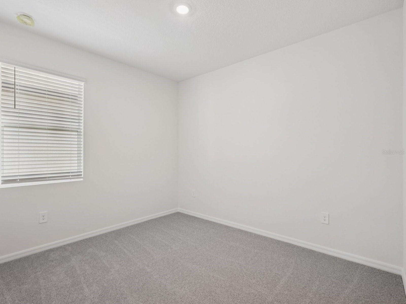 Image 22 of 34 For 13306 Shellmore Avenue