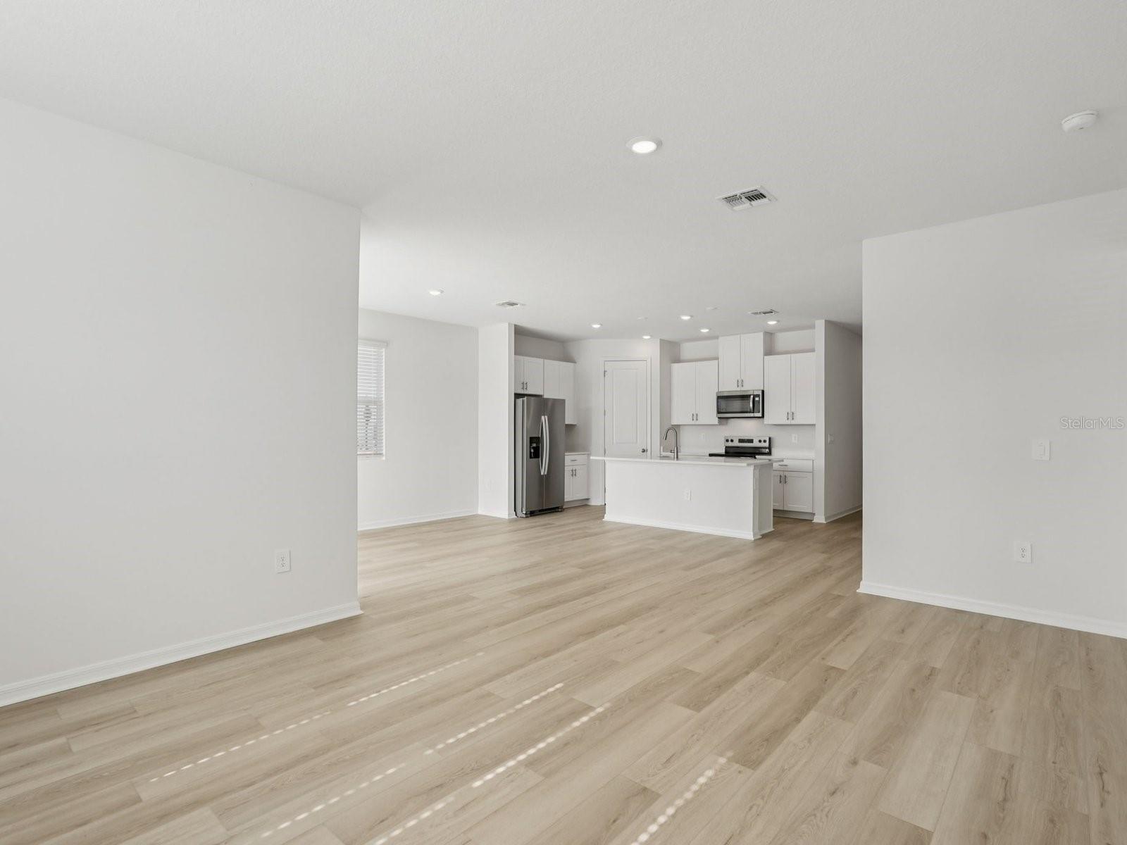 Image 8 of 34 For 13306 Shellmore Avenue