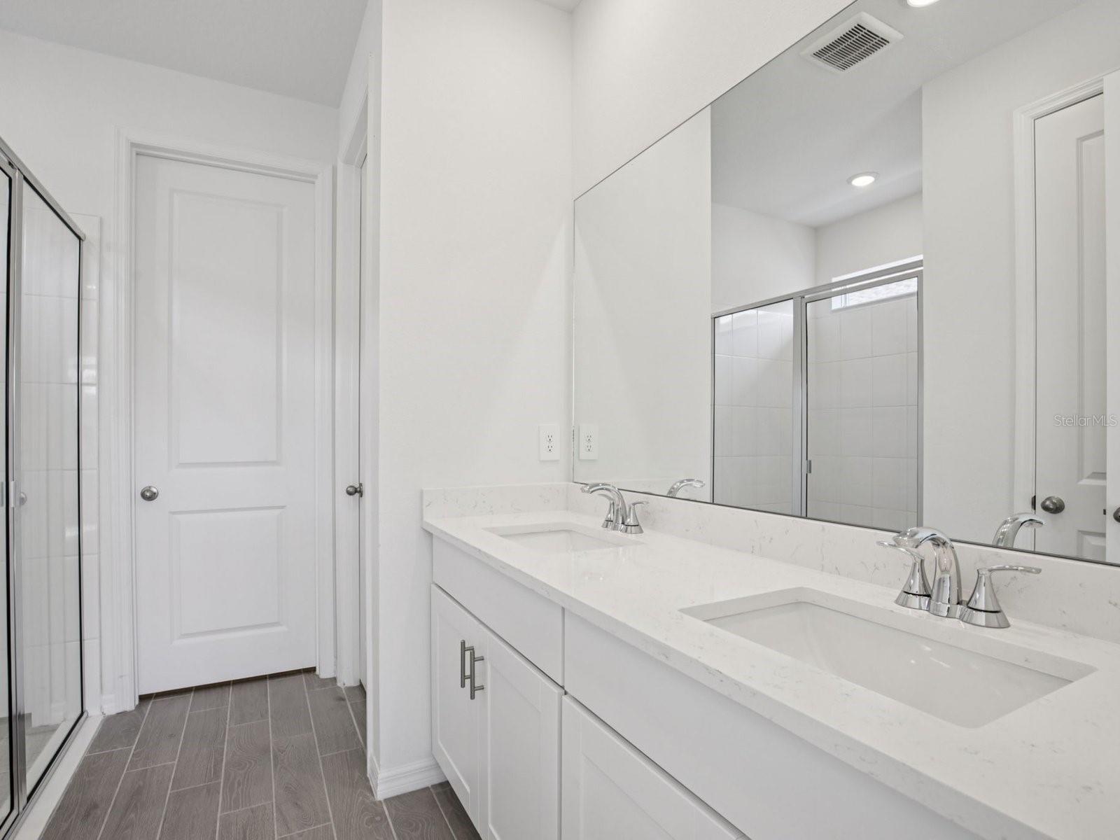 Image 24 of 28 For 13314 Shellmore Avenue