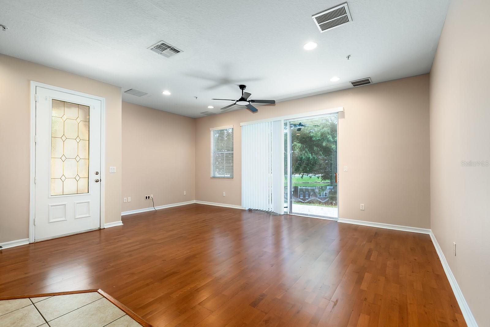 Image 10 of 23 For 9457 Silver Buttonwood Street 9457