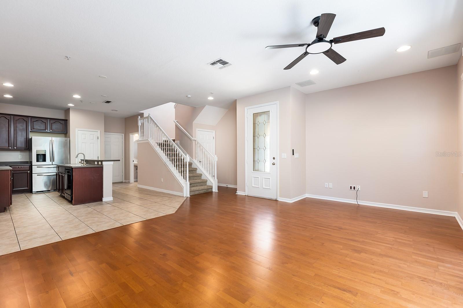 Image 11 of 23 For 9457 Silver Buttonwood Street 9457