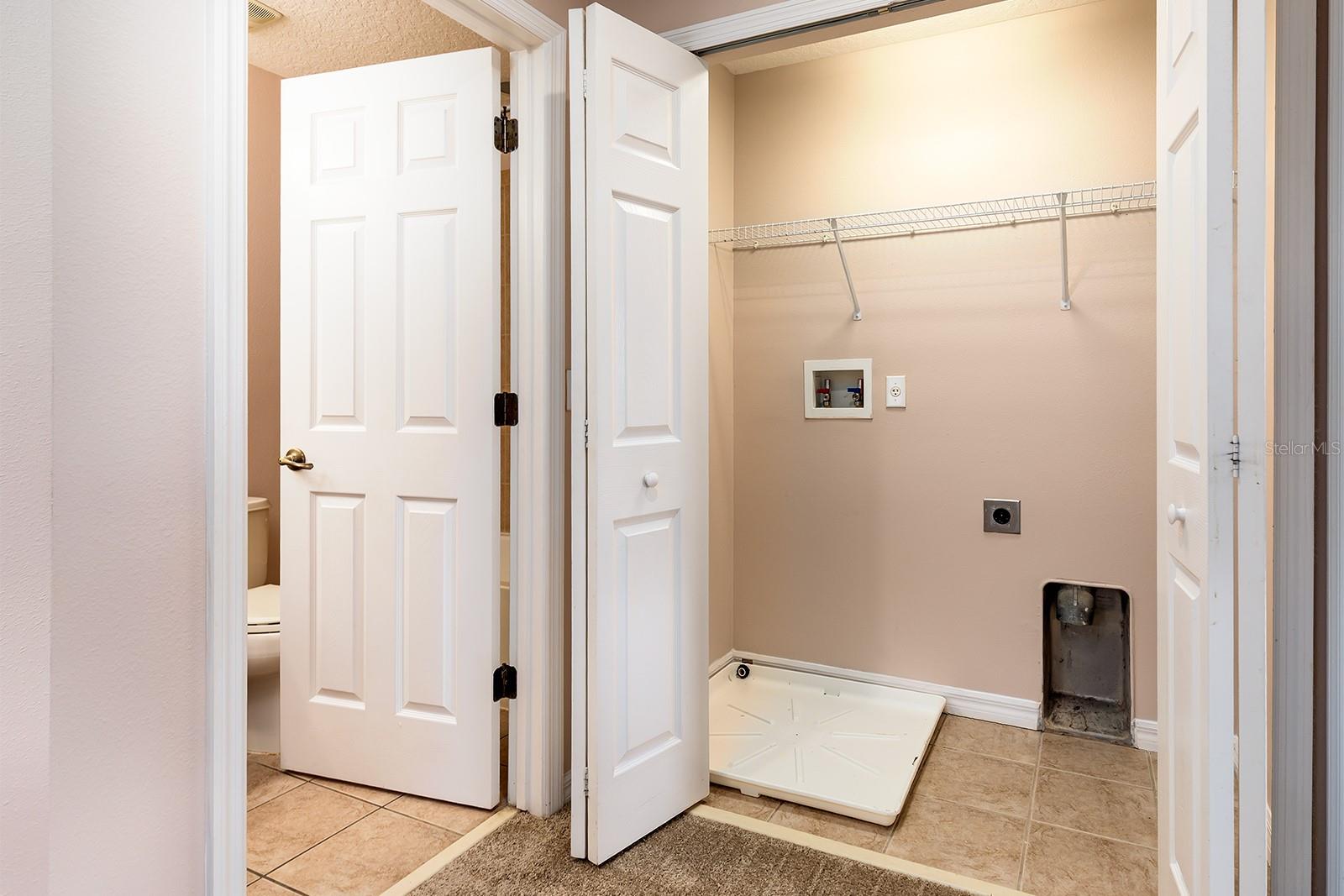 Image 16 of 23 For 9457 Silver Buttonwood Street 9457