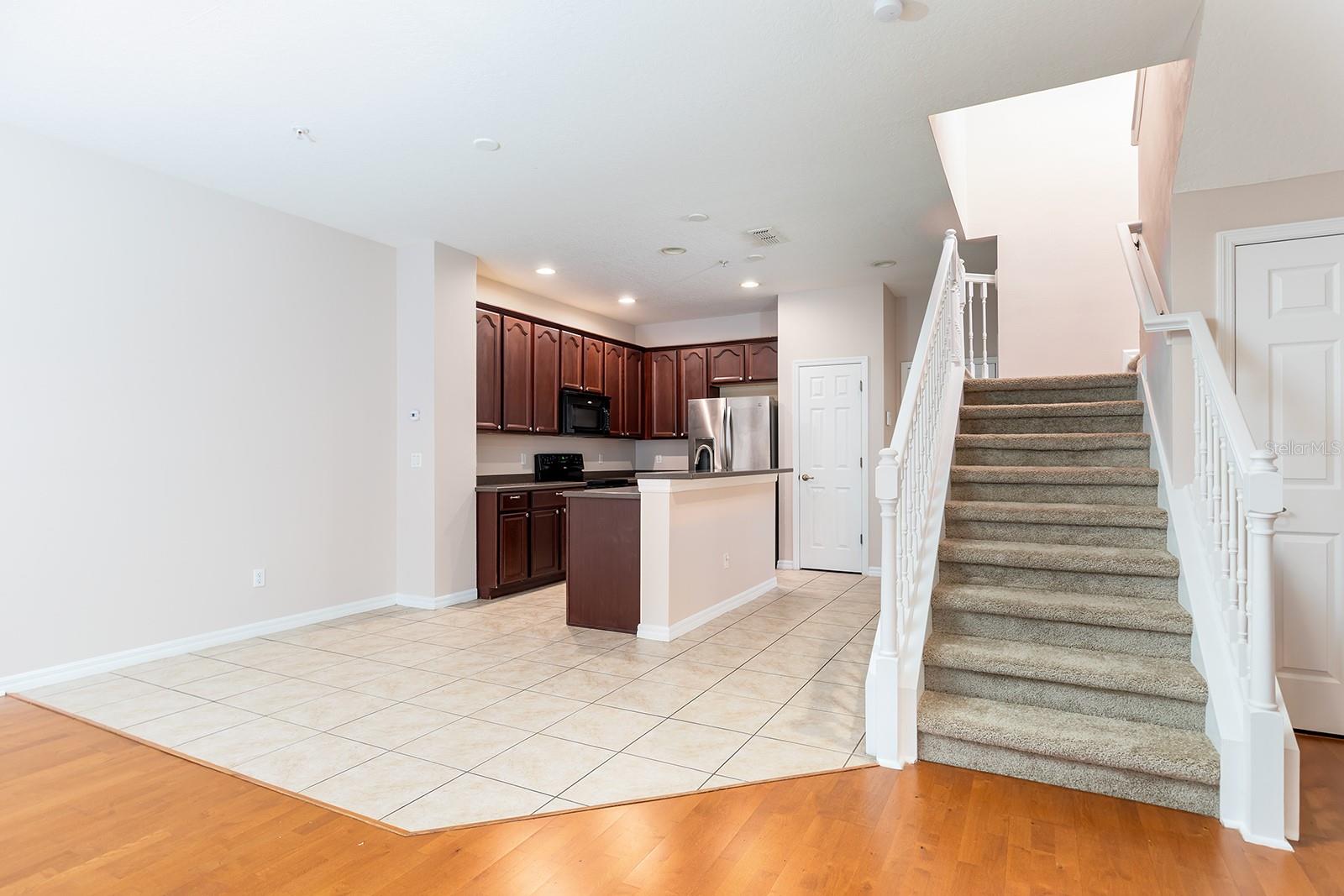 Image 4 of 23 For 9457 Silver Buttonwood Street 9457