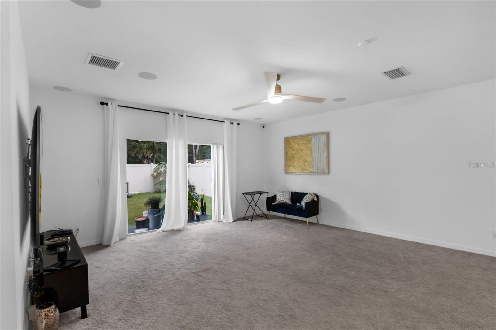 Image 4 of 30 For 5253 Royal Point Avenue