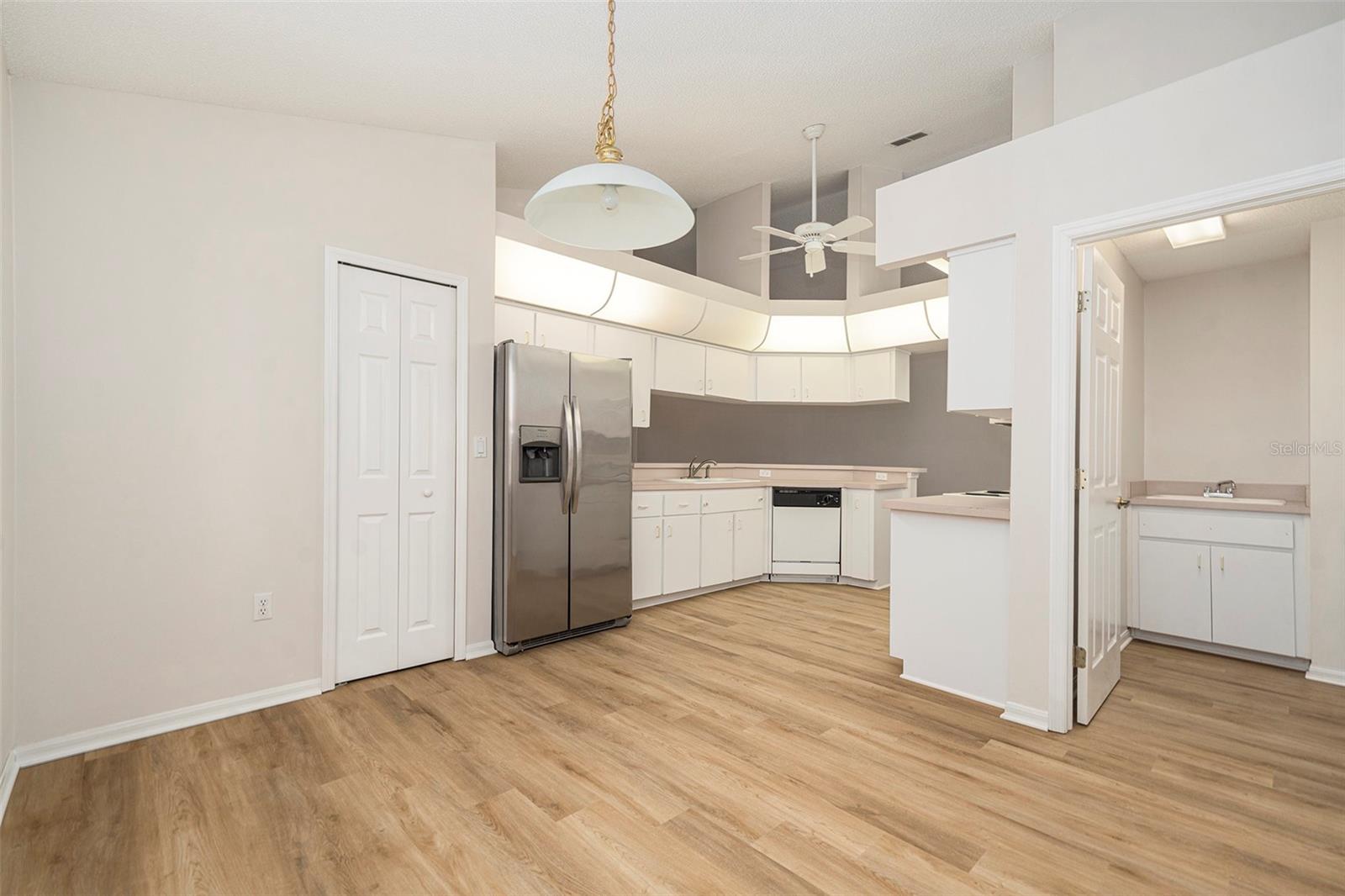 Image 10 of 25 For 9135 Halberg Drive