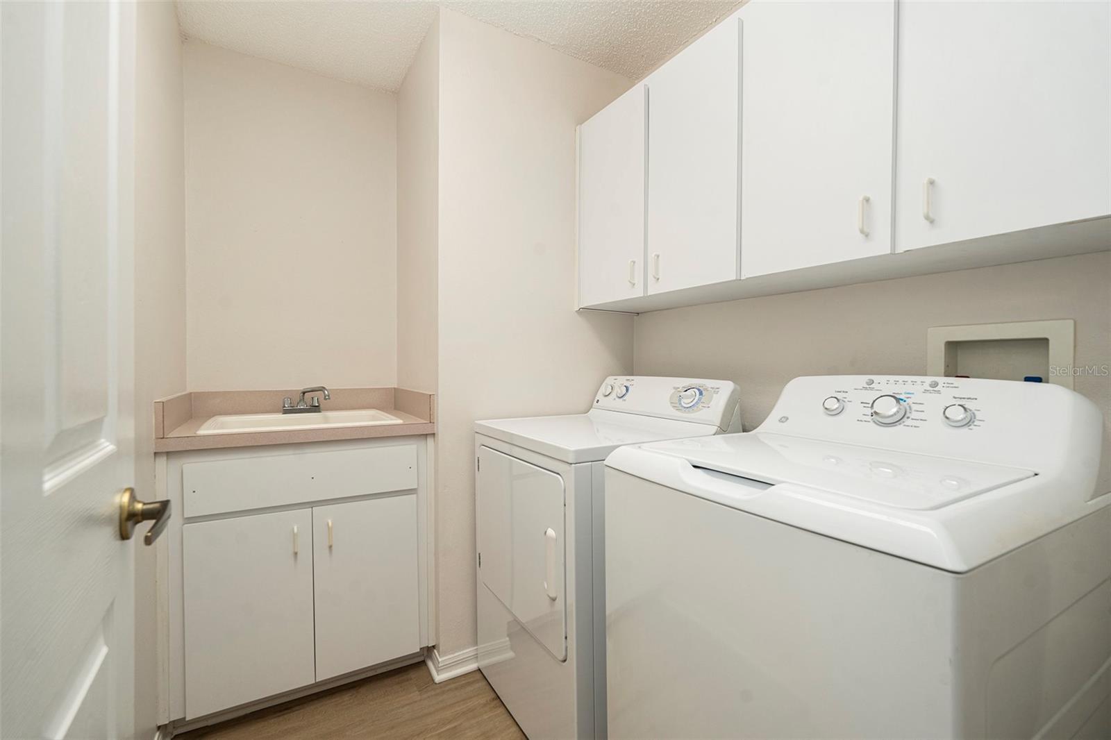 Image 21 of 25 For 9135 Halberg Drive