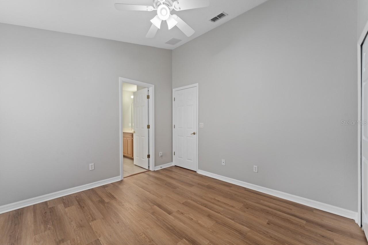 Image 14 of 31 For 11635 Deer Path Way