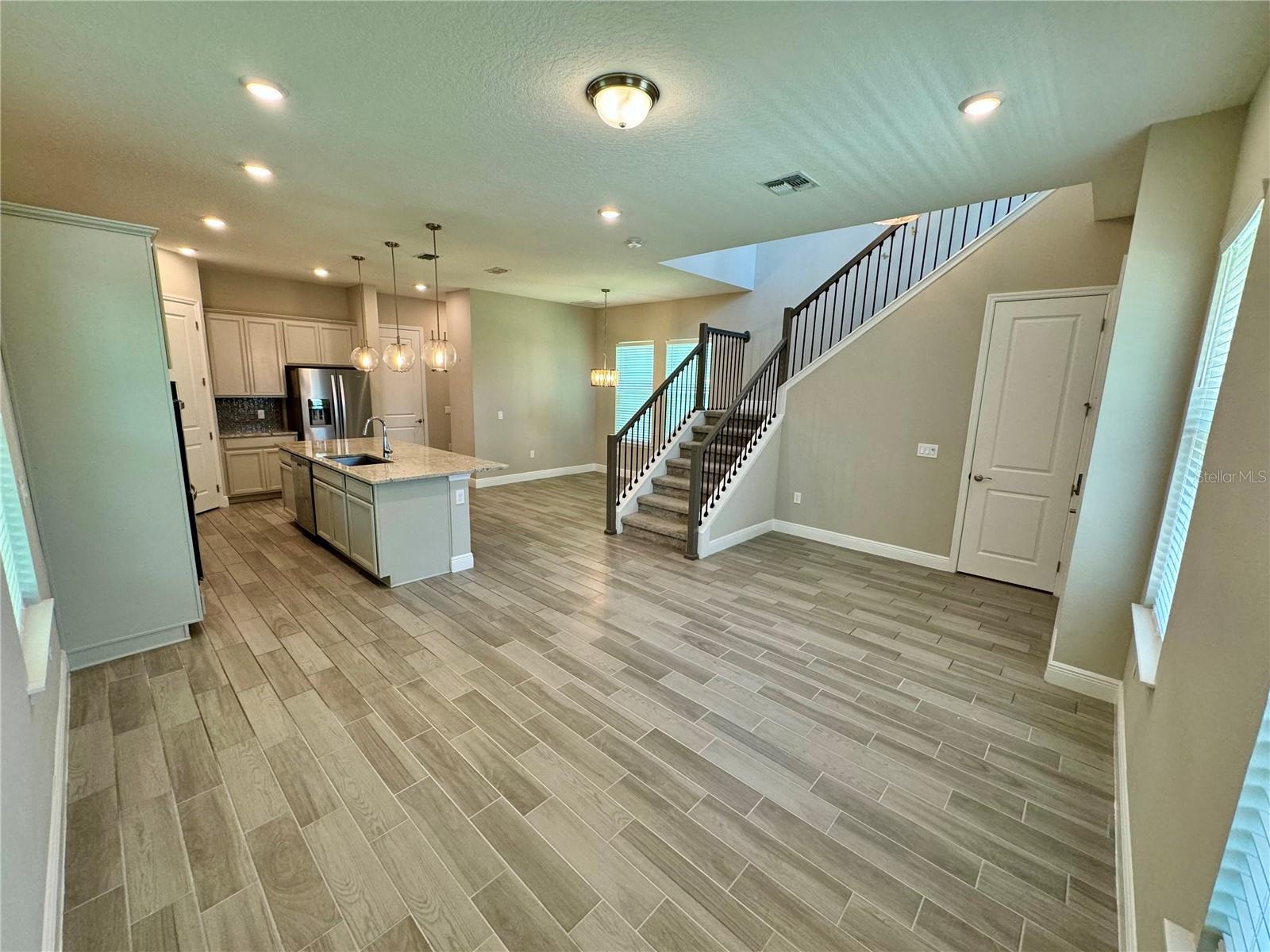 Listing photo id 4 for 10301 Austrina Oak Loop