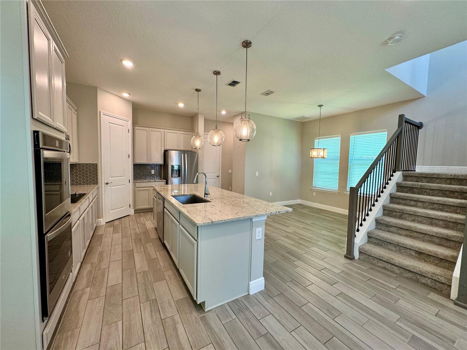 Listing photo id 5 for 10301 Austrina Oak Loop