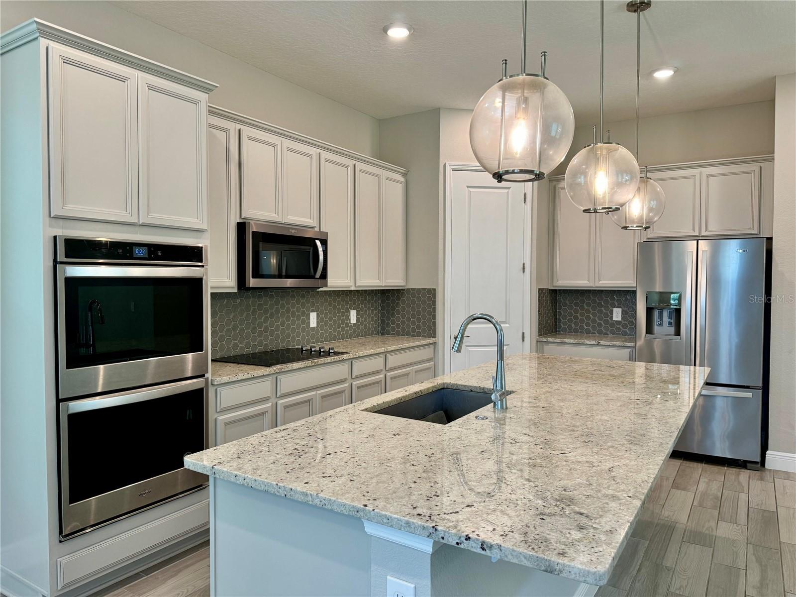 Listing photo id 6 for 10301 Austrina Oak Loop