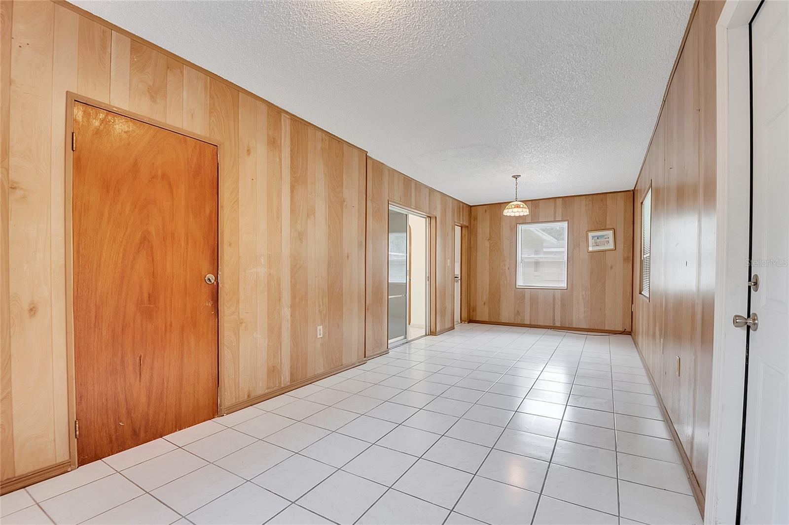 Image 14 of 33 For 1040 San Luis Drive
